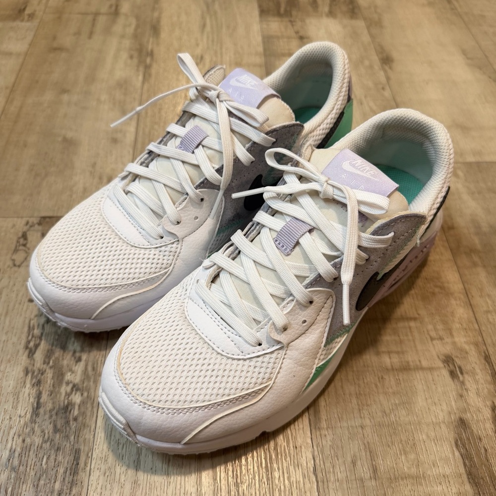 Women’s Nike Air Max Excee Sneakers Green white purple size 7.5 Green Glow